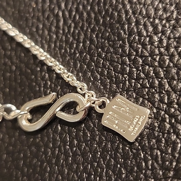 Robert Lee Morris RLM Silver Tone Peace Sign Necklace - Picture 6 of 7